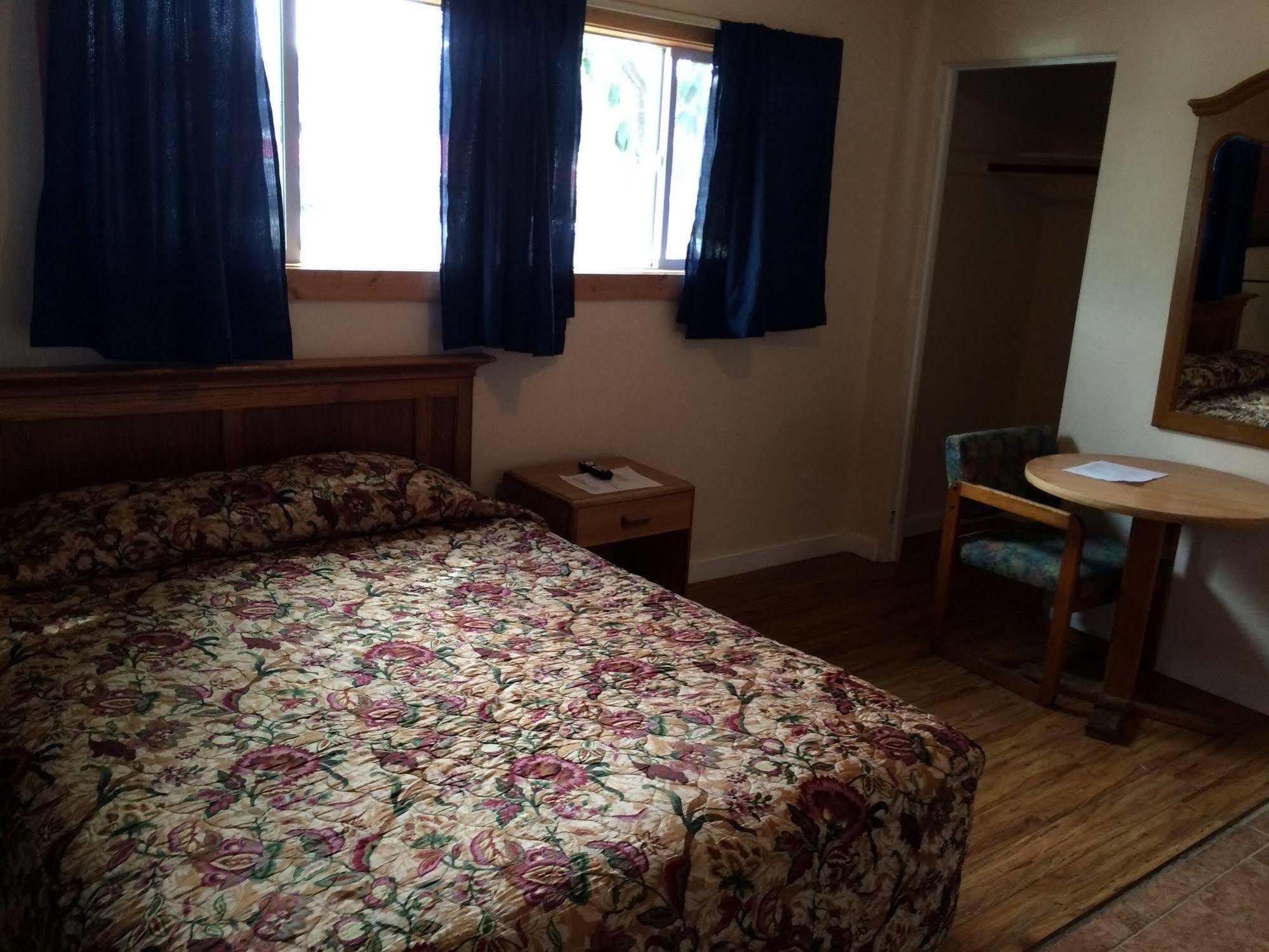 Terrace Motel Coos Bay Exterior foto